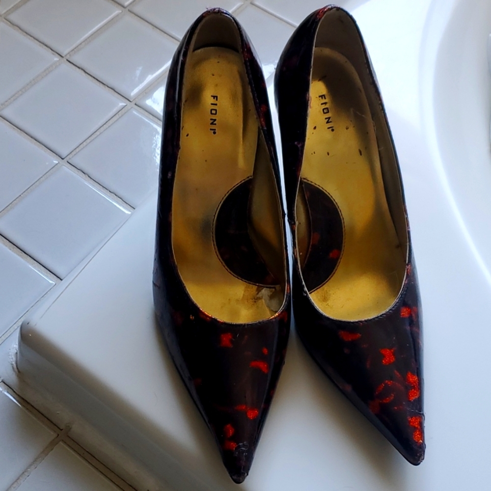 90s Vintage Fioni Brown & Copper Patent Leather Pumps